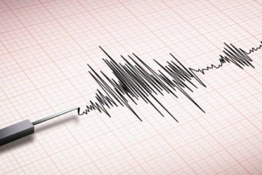 Earthquake in Gujarat's Kutch, people came out of their houses in fear