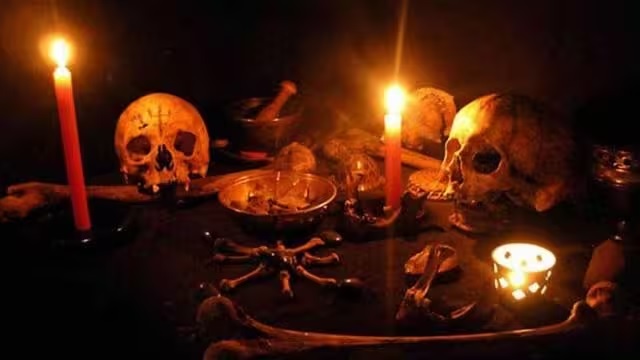 Black magic performed by Tantrik to get boyfriend's love, loss of 8 lakh rupees