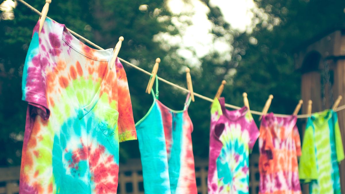Give your outfit a new look with this DIY tie and dye trend
