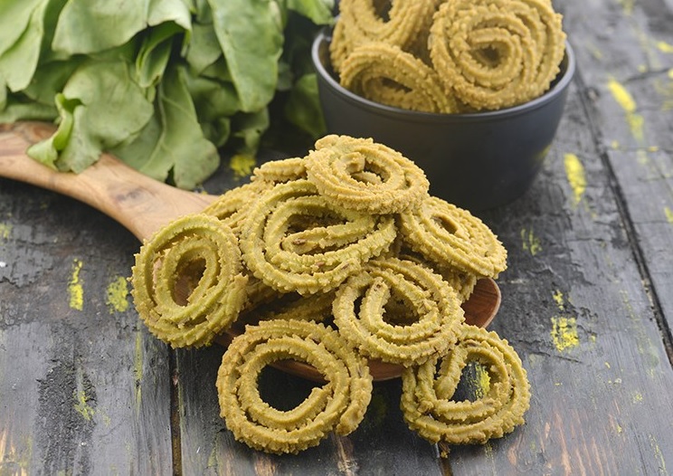 Prepare Crispy Spinach Chakri in minutes, here's the recipe