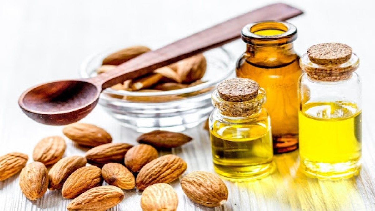 Beauty Tips Almonds can turn white hair black know how to use it 01
