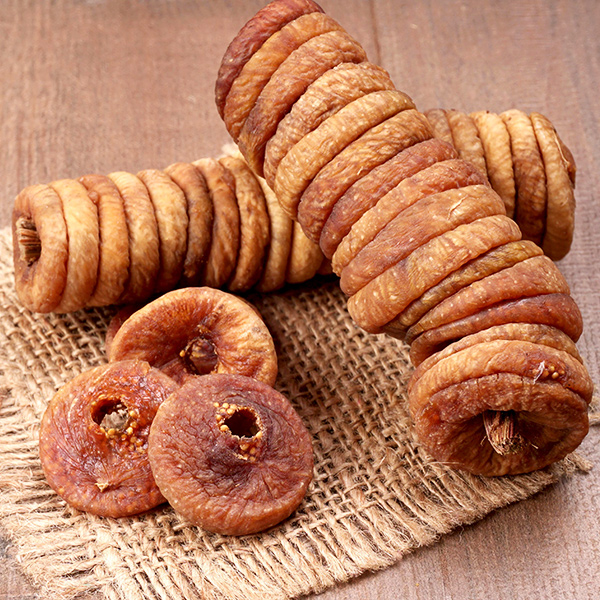 Soaked figs are packed with goodness make them a part of your daily routine with these 9 reasons 1