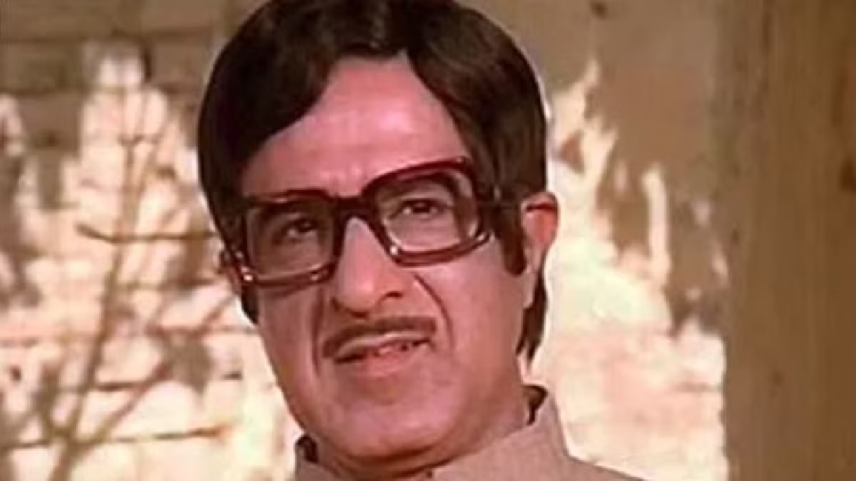 Arjun Hingorani: A director who used to do this with the names of his films, told Dharmendra - I will make you a hero.