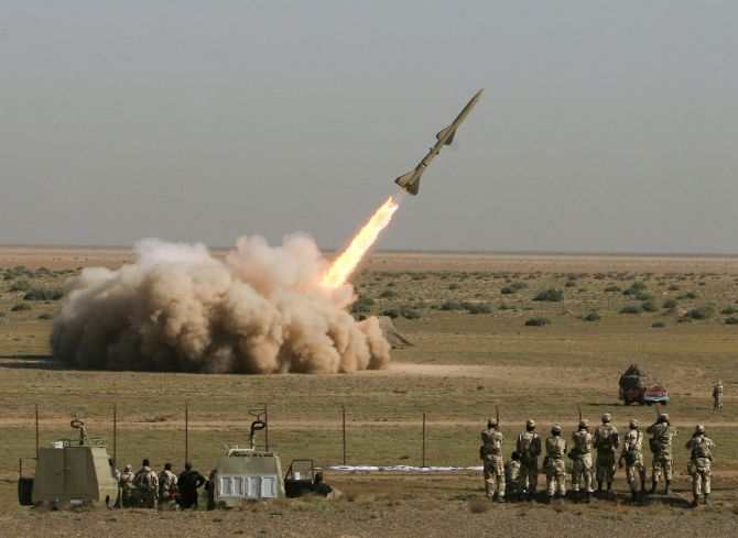india overtakes pakistan in the matter of nuclear weapons 2