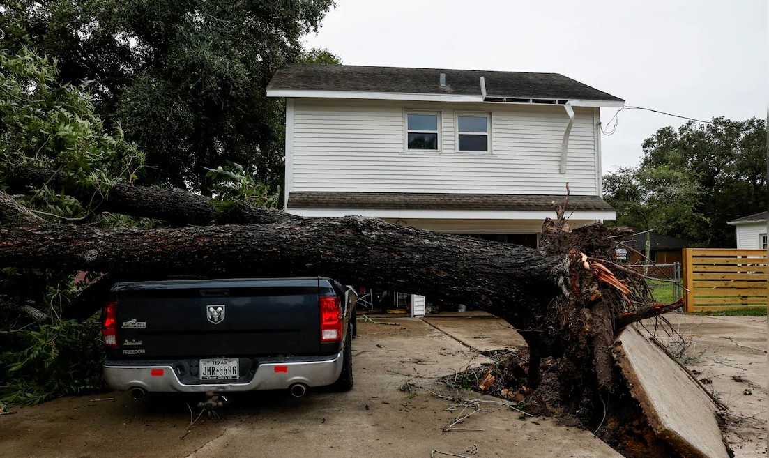 Storm Beryl wreaks havoc in America 4 dead 1