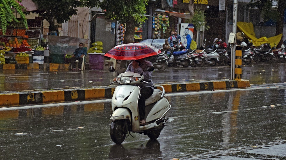 gujarat weather forecast imd issued orange alert in these districts of gujarat ahmedabad mausam 1