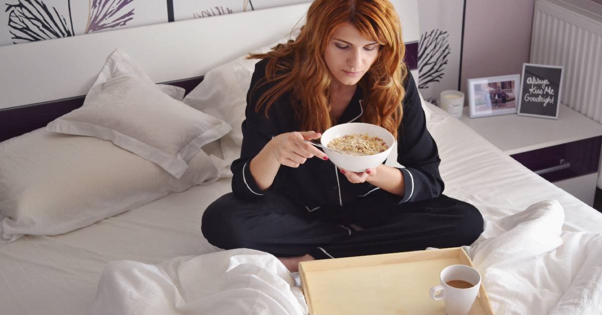Why is eating in bed inauspicious It can cause great damage 1