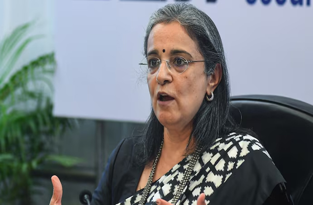 congress fresh allegation on sbi chief extra income from rent one more name w4