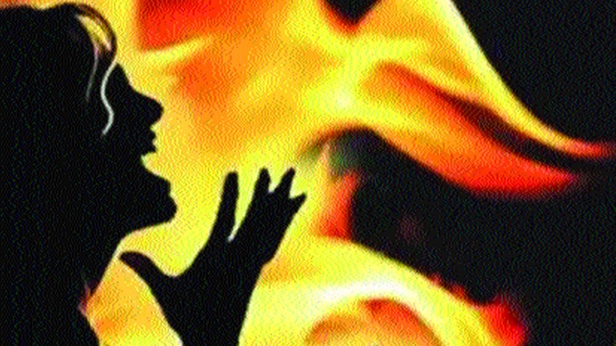 girl set on fire by ex boyfriend in andhra pradesh32423