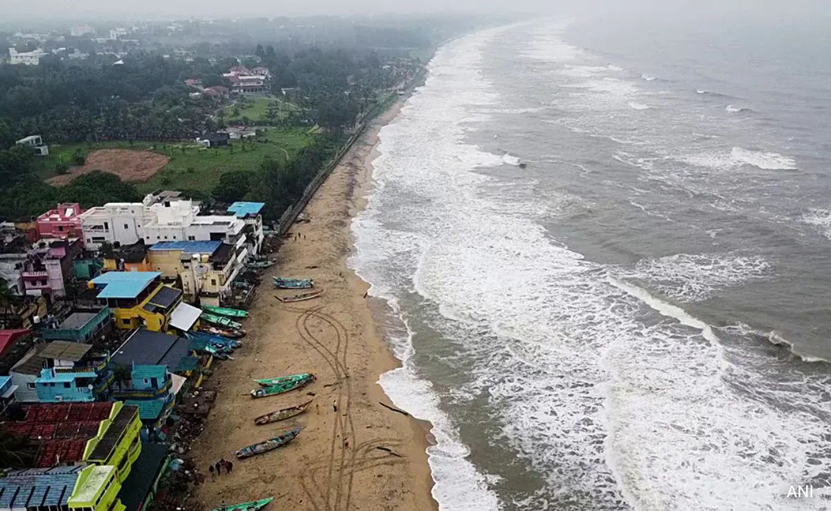 cyclone fengal update landfall heavy rain chennai airport shutefwrrt