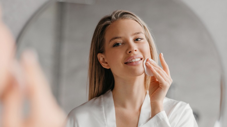 follow these 8 tips for travel skin care wesrw