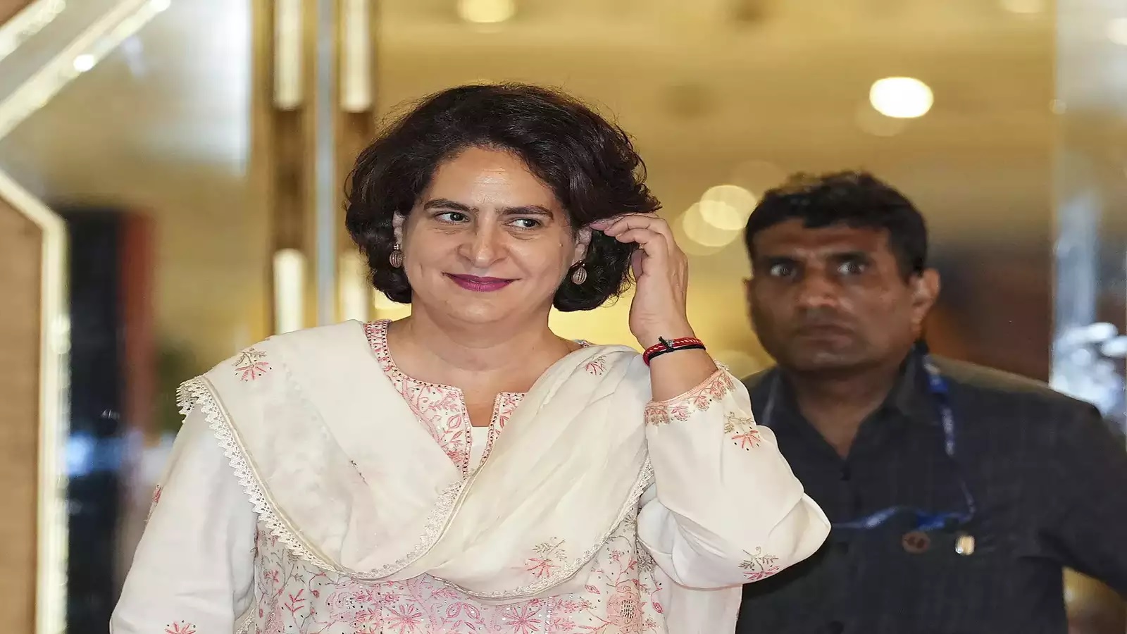 low voting in wayanad can increase problems for congress how much guarantee is there of priyanka gandhi victory2