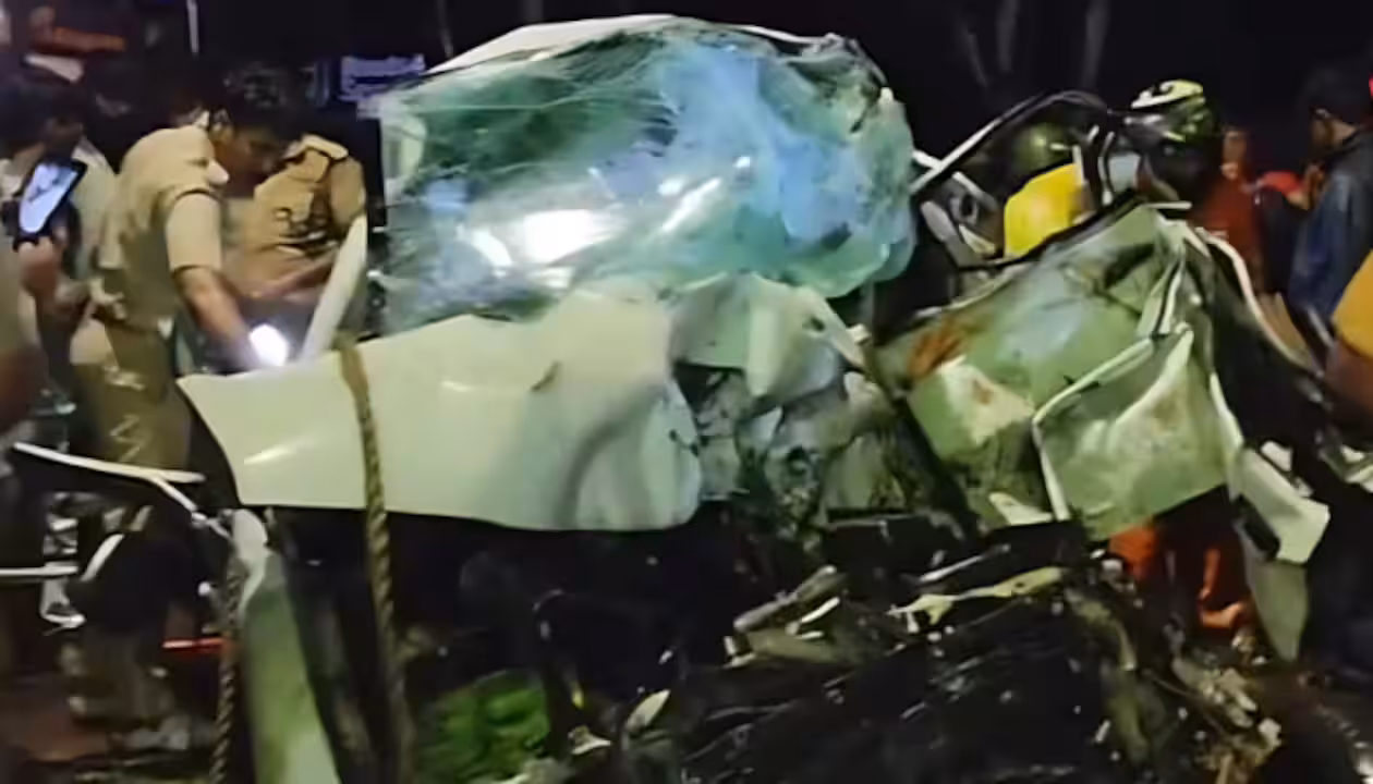kerala car collides with bus 5 medical students killed in horrific accident wewert