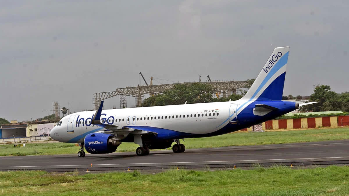 ncr emergency landing of indigo flight from delhi to saudi arabia at karachi airportewrwe