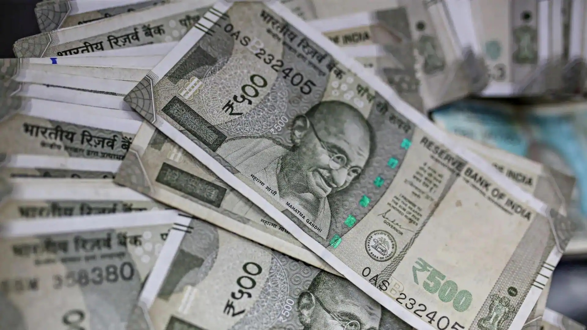 rbi increased the interest rate on foreign currency deposits of non resident indians2