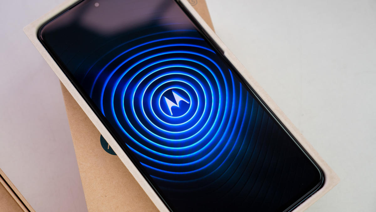 us may ban import of motorola smartphones know reason behind it ti6is6