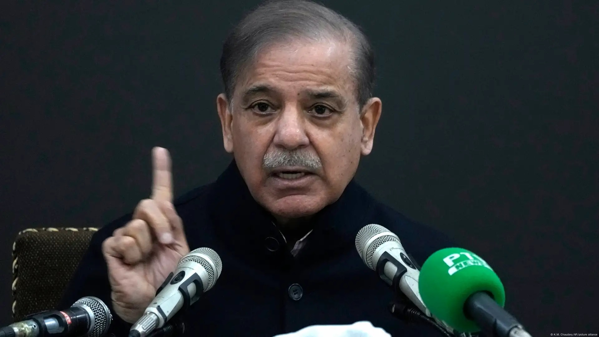 us pak tension starts trump adviser advice free imran khan shehbaz government reply2