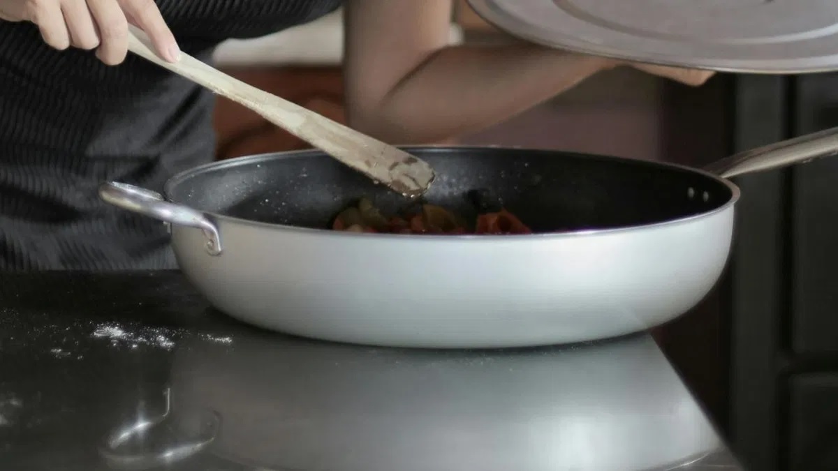 woman proposes startup to teach cooks high protein meals in bengaluru sparks debate2