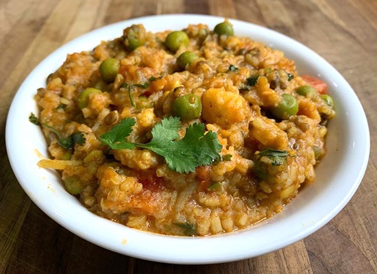 festival till laddo to khichadi try these best special foods and snacks for makar sankranti2