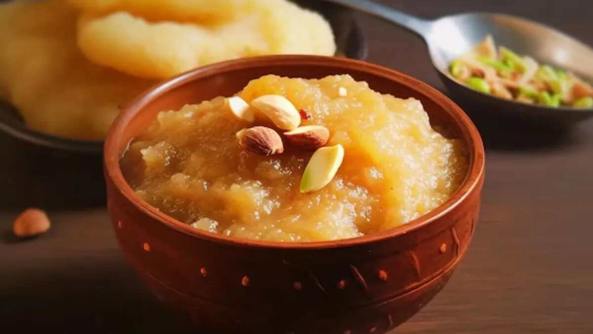 food news make besan halwa for lord ganesha on vinayak chaturthi 2025 prepare instant bhog with this easy recipe2