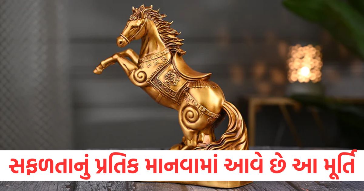 in which direction we should keep horse idol face according to vastu shashtra