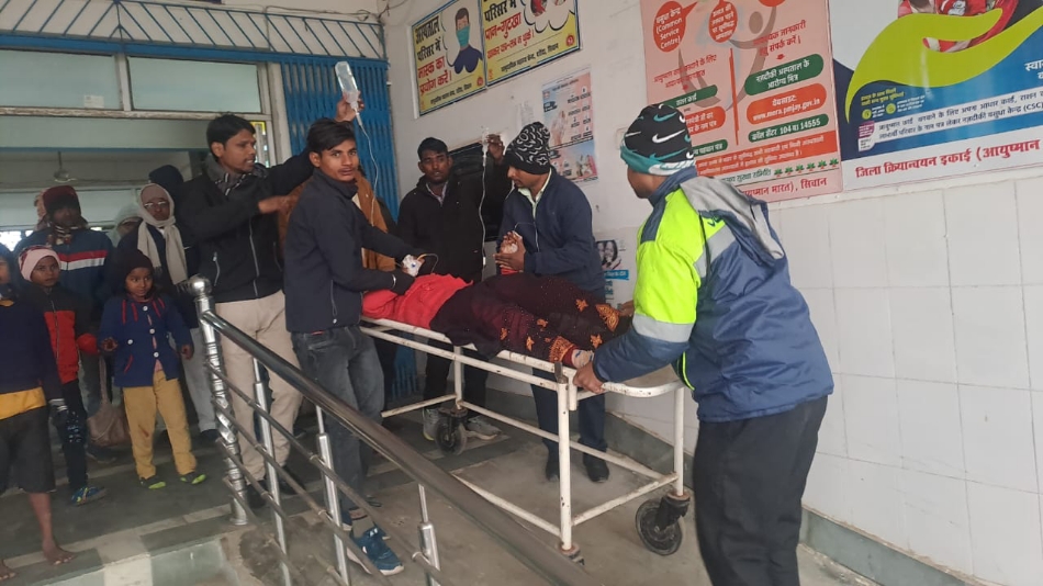 siwan road construction department vehicle injures seven in bihar siwan3