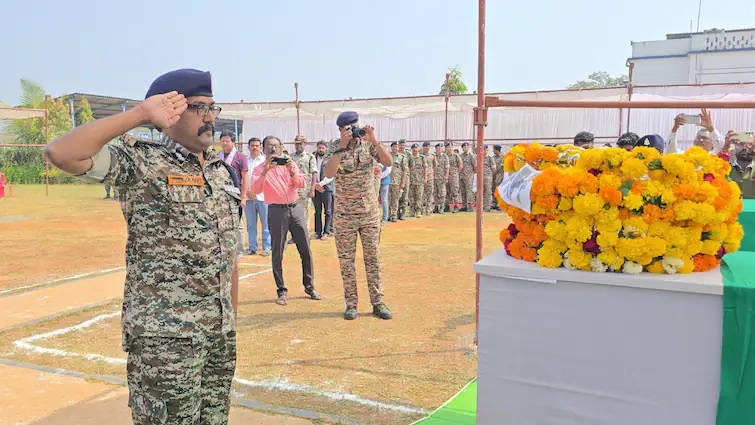 chhattisgarh last farewell to two soldiers martyred in bijapur naxalites encounter2