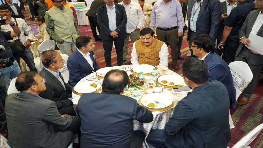 cm mohan yadav meeting with industry leaders invitation global investor summit madhya pradesh