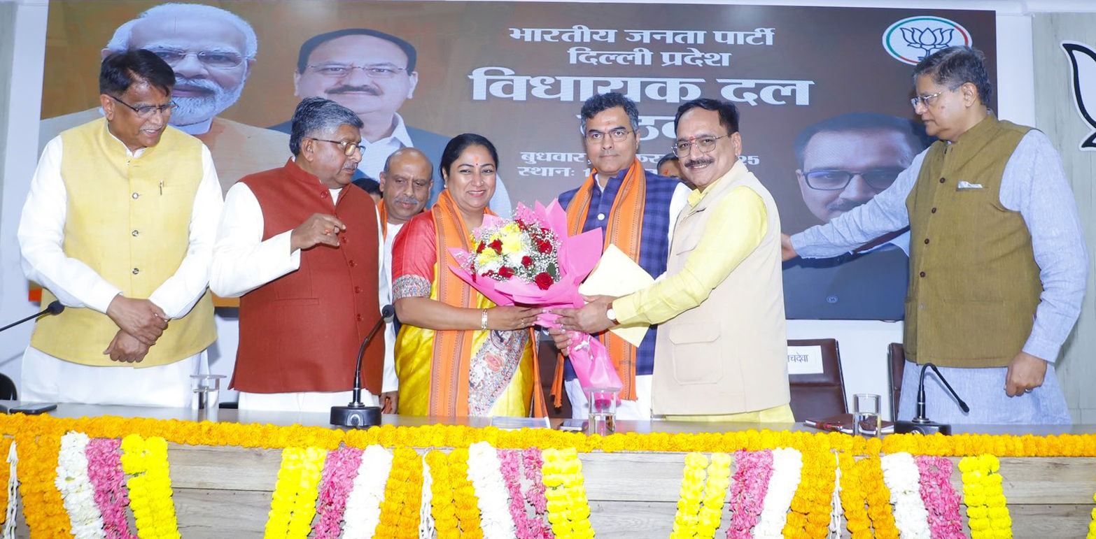 delhi cm rekha gupta and six ministers took oath in ramlila maidan2