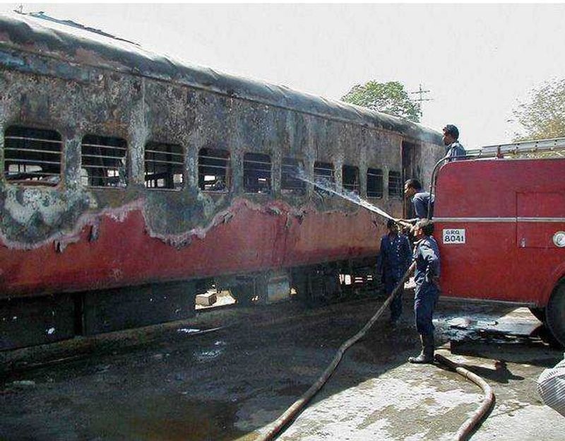 godhra train massacre case absconding convict salim zarda arrested from pune maharashtra in theft case11