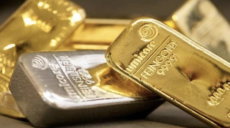 gold futures hit a high of rs 81835 per 10g during the week silver futures jumps by rs 22972