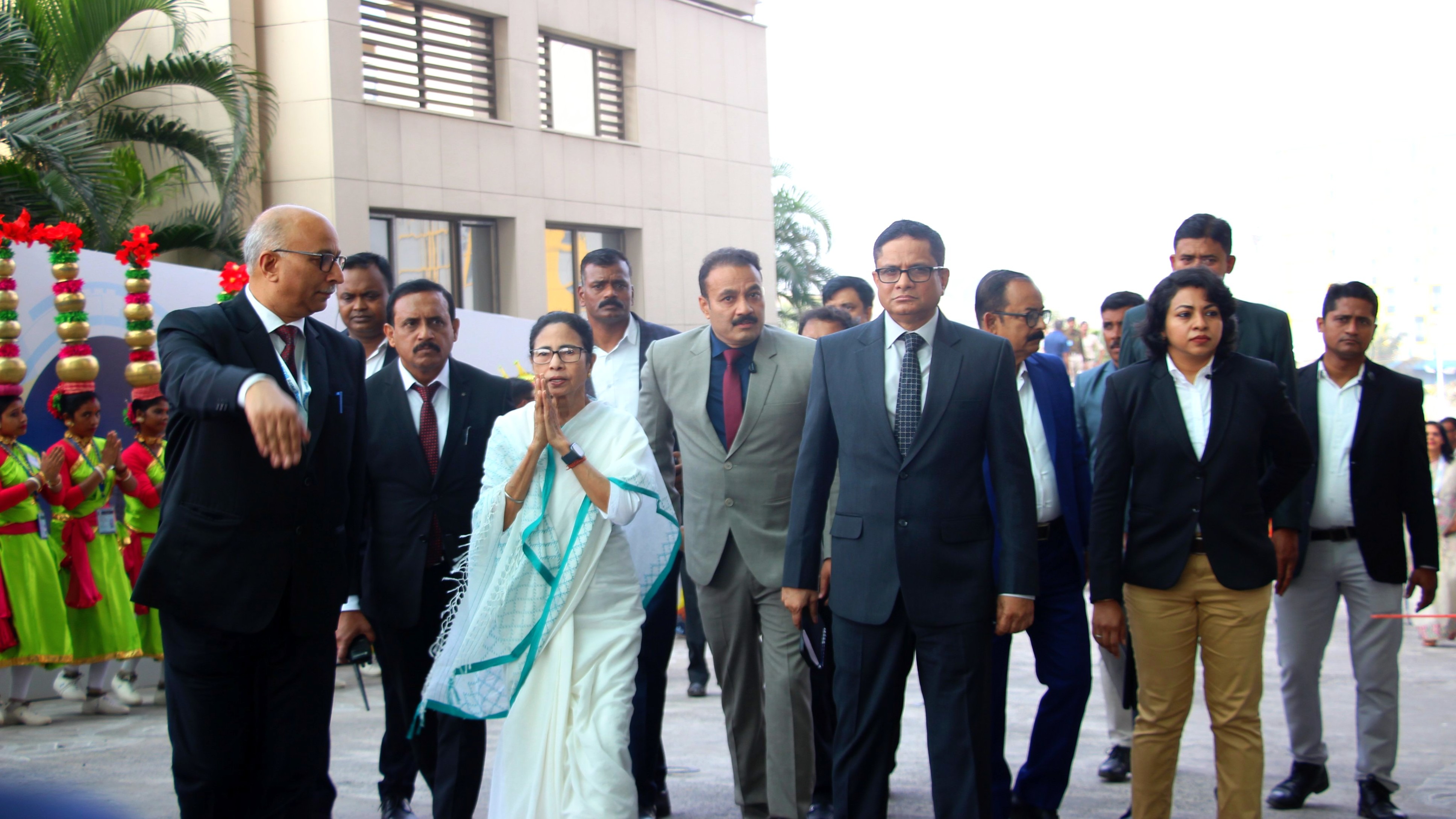 reliance will invest rs 50 000 crore in bengal says mukesh ambani on bengal global business summit2