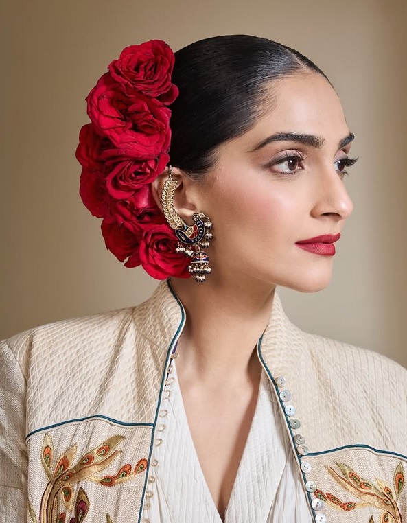 sonam kapoor stylish earrings for women