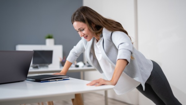 7 best desk exercises for office workers get rid of belly fat and stay fresh