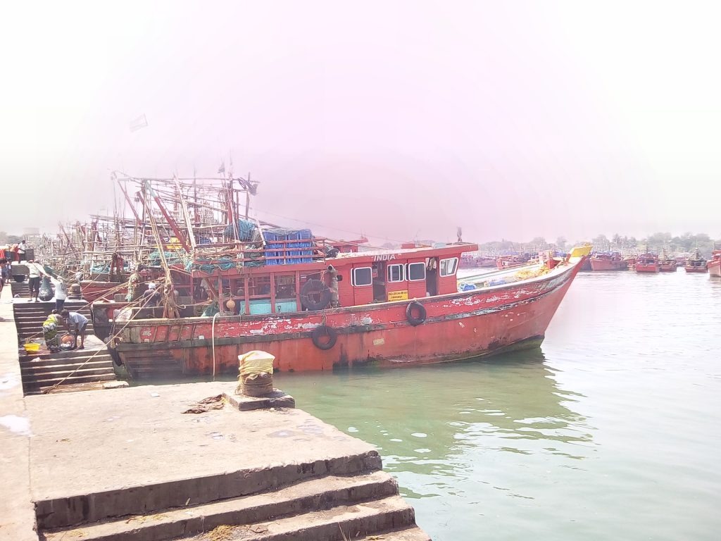 bhubaneshwar odisha massive fire broke out at paradip port 17 boats burnt to ashes