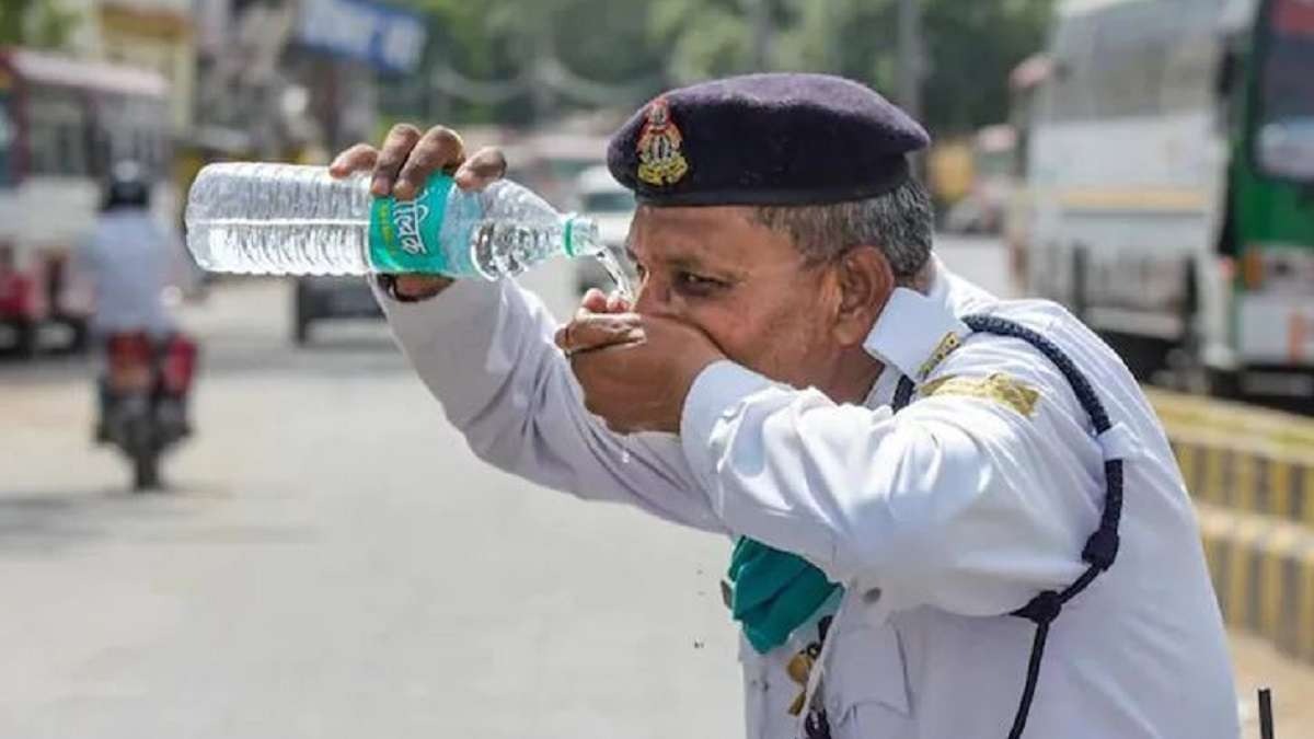 delhi weather update highest temperature recorded in march since 2022 imd forecast strong wind blow today aqi1