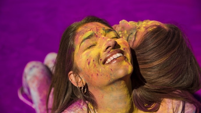 holi 2025 easy and effective home remedies to remove holi colors without damaging your skin
