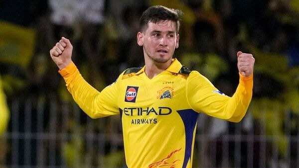 ipl 2025 csk vs rcb royal challengers bengaluru give target of 197 runs to chennai super kings noor ahmad 3 wickets rajat patidar half century2