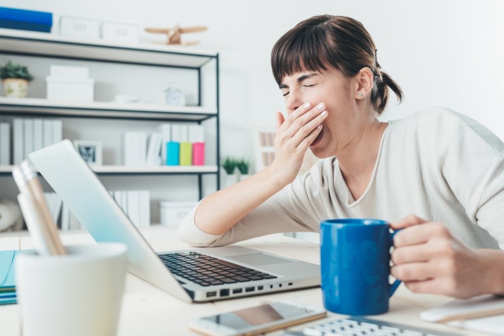 these 6 signs indicate that you are not getting enough sleep ignoring them can make you sick