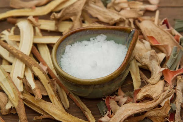 ways to use camphor for healthy skin