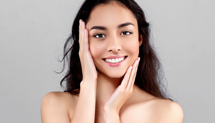 apply these 5 things on your face before sleeping in summer you will get a fresh and glowing skin in the morning2