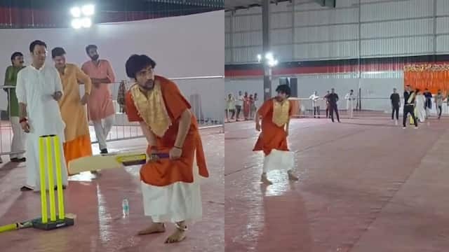 bageshwar dham sarkar baba pandit dhirendra krishna shastri batting on virender sehwag bowling in pune1