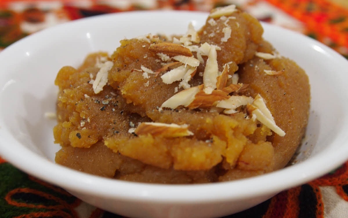 besan ka halwa pudding is amazing in taste just know how to make it2
