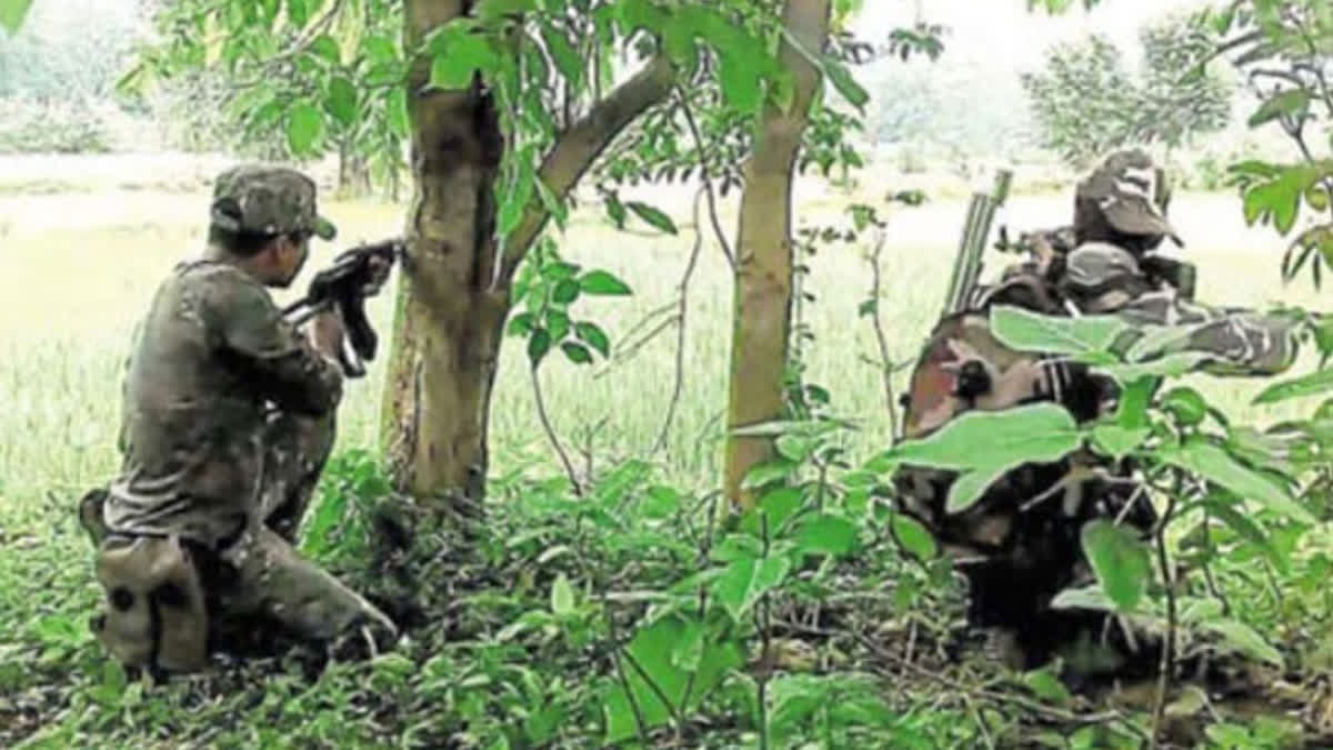 chhattisgarh telangana border encounter between police and naxalites 3 to 5 naxalites killed1