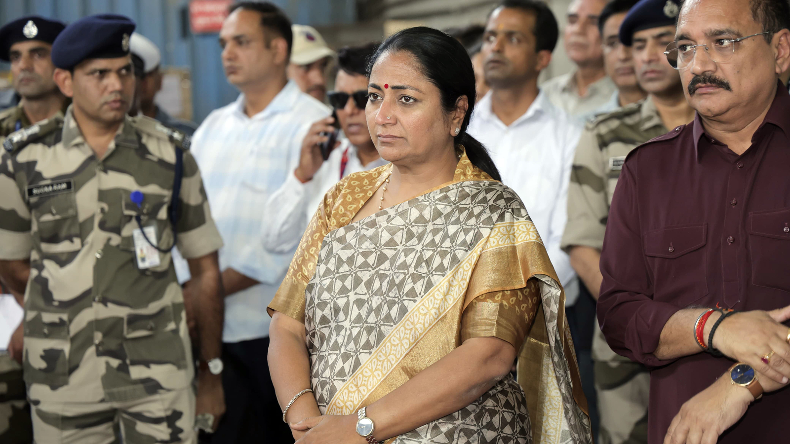 delhi govt enforces centres order directs pakistani citizens to leave india after pahalgam attack1