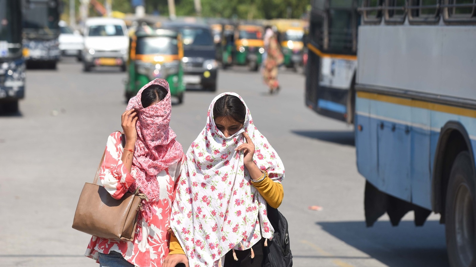 delhi weather update heat record broken highest minimum temperature recorded in three years heat wave alert issued2