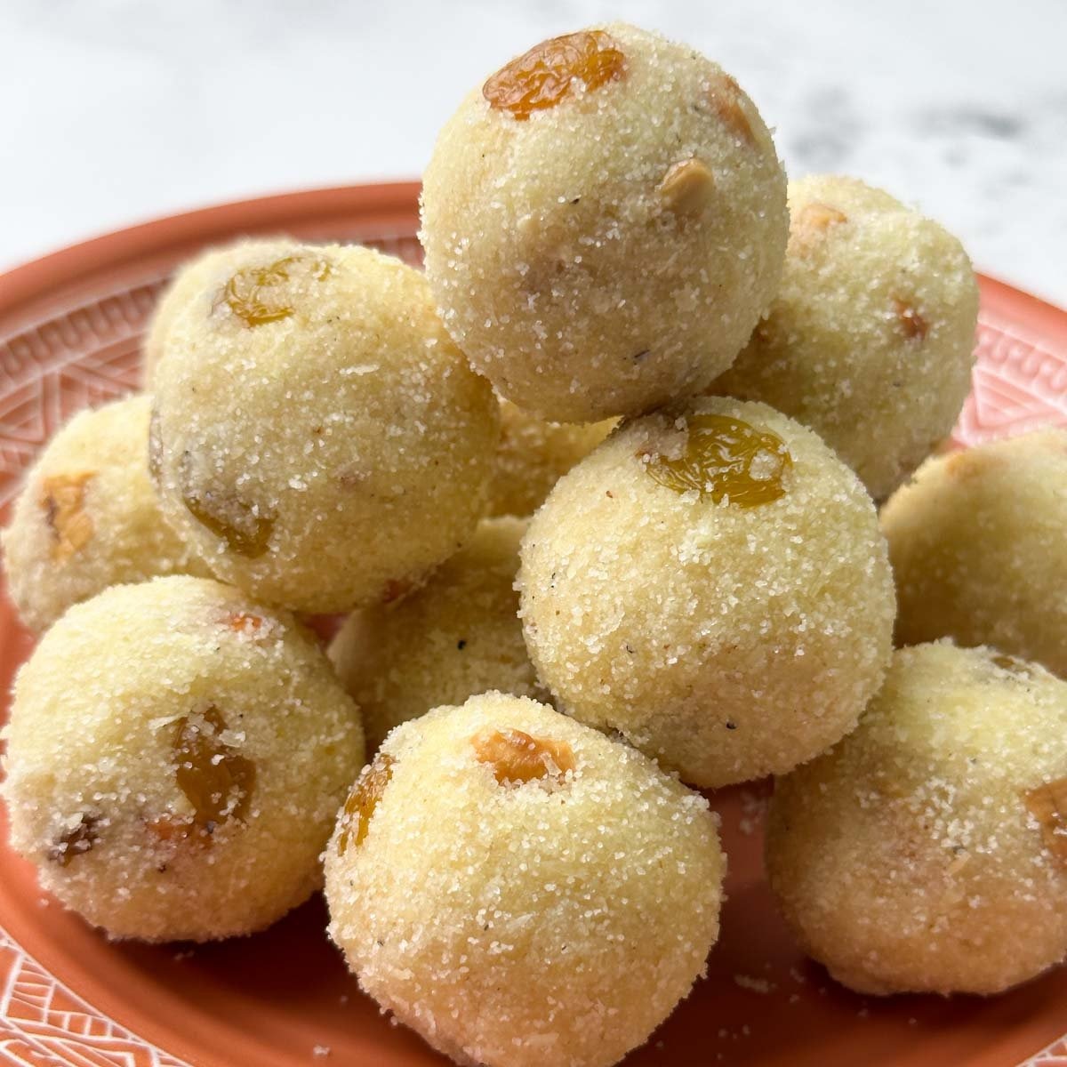 easy way to make semolina laddoo at home know its easy recipe2