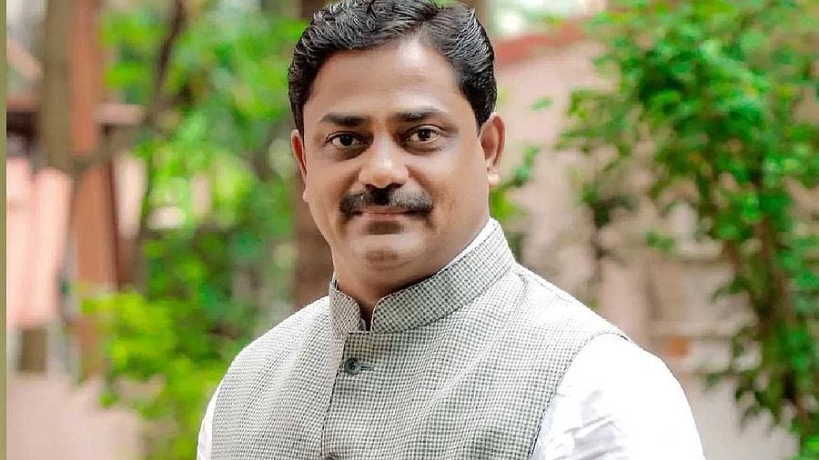 former mla sangram thopte quits congress set to join bjp harshwardhan sapkal reacts1