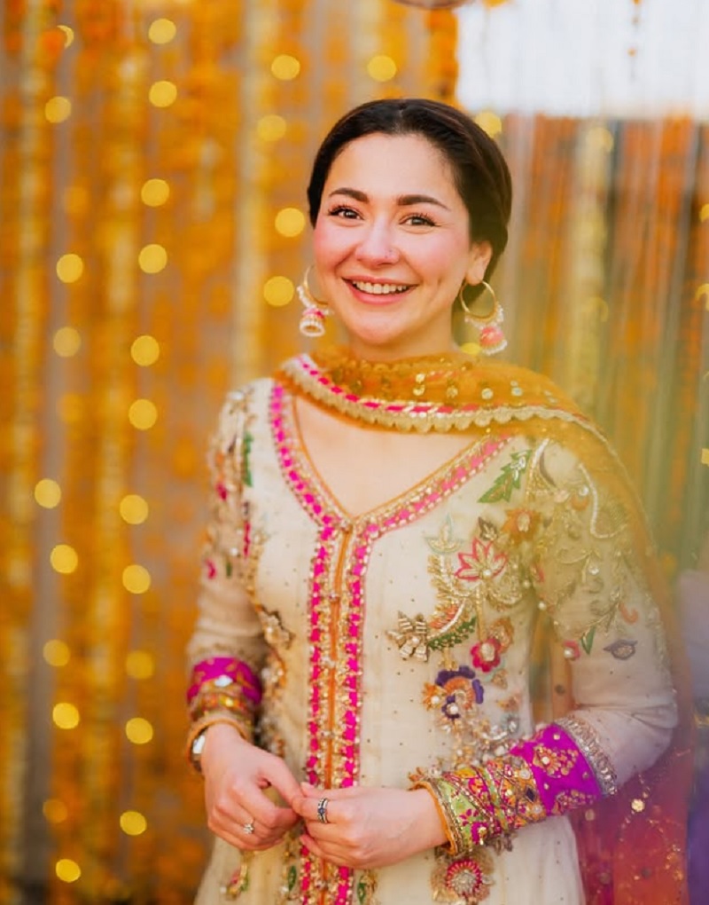 hania aamir looks goes viral shikara kurta is best for haldi function1