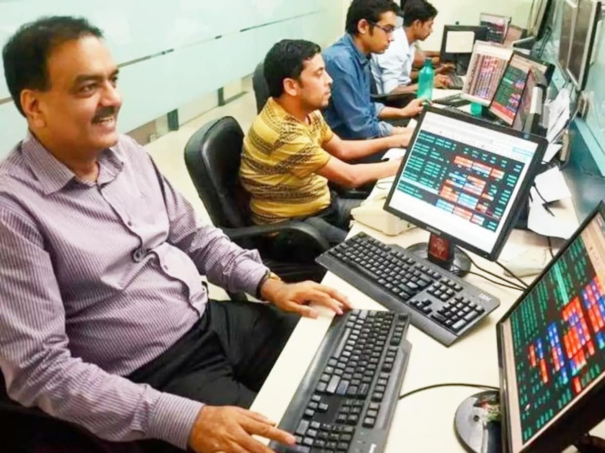 india cements result net loss narrows to 14 crore rs revenue drops share decline check detail here